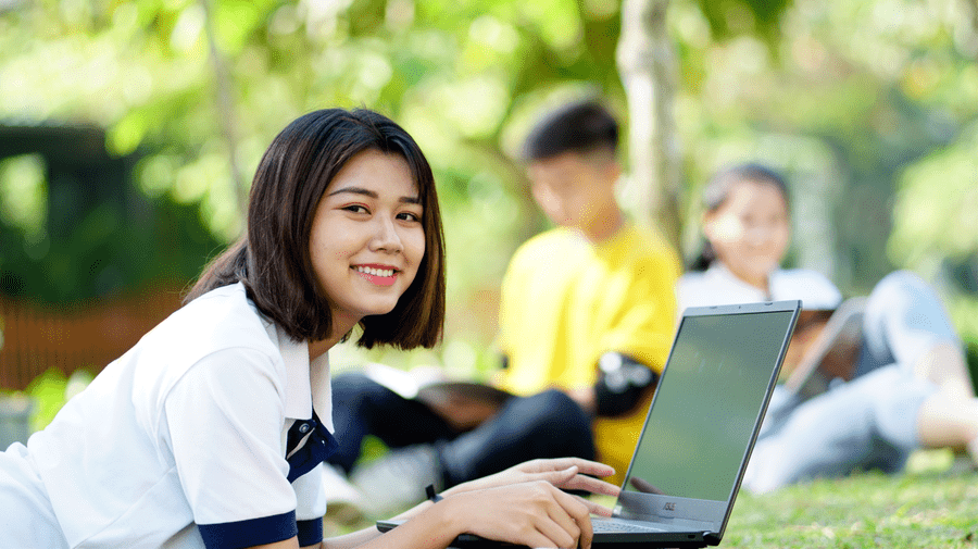 Học trung cấp online Luật giúp học viên bổ sung kiến thức và tự tin sau khi ra trường